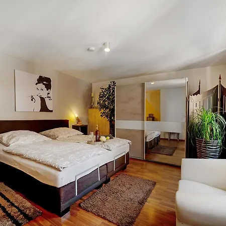 Neimann Apartmán *